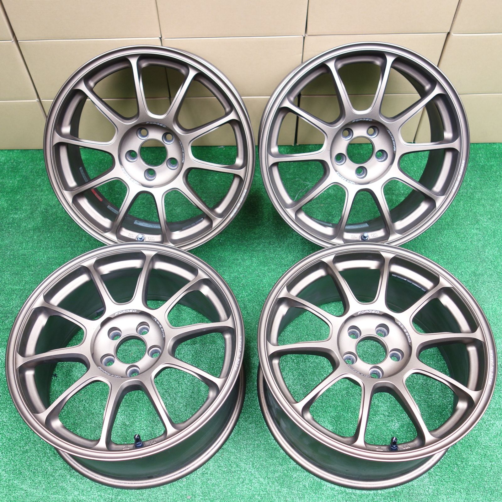 送料無料] キレイ☆ZN8 GR86 ZC8 BRZ 等 RAYS VOLK RACING FORGED ZE40