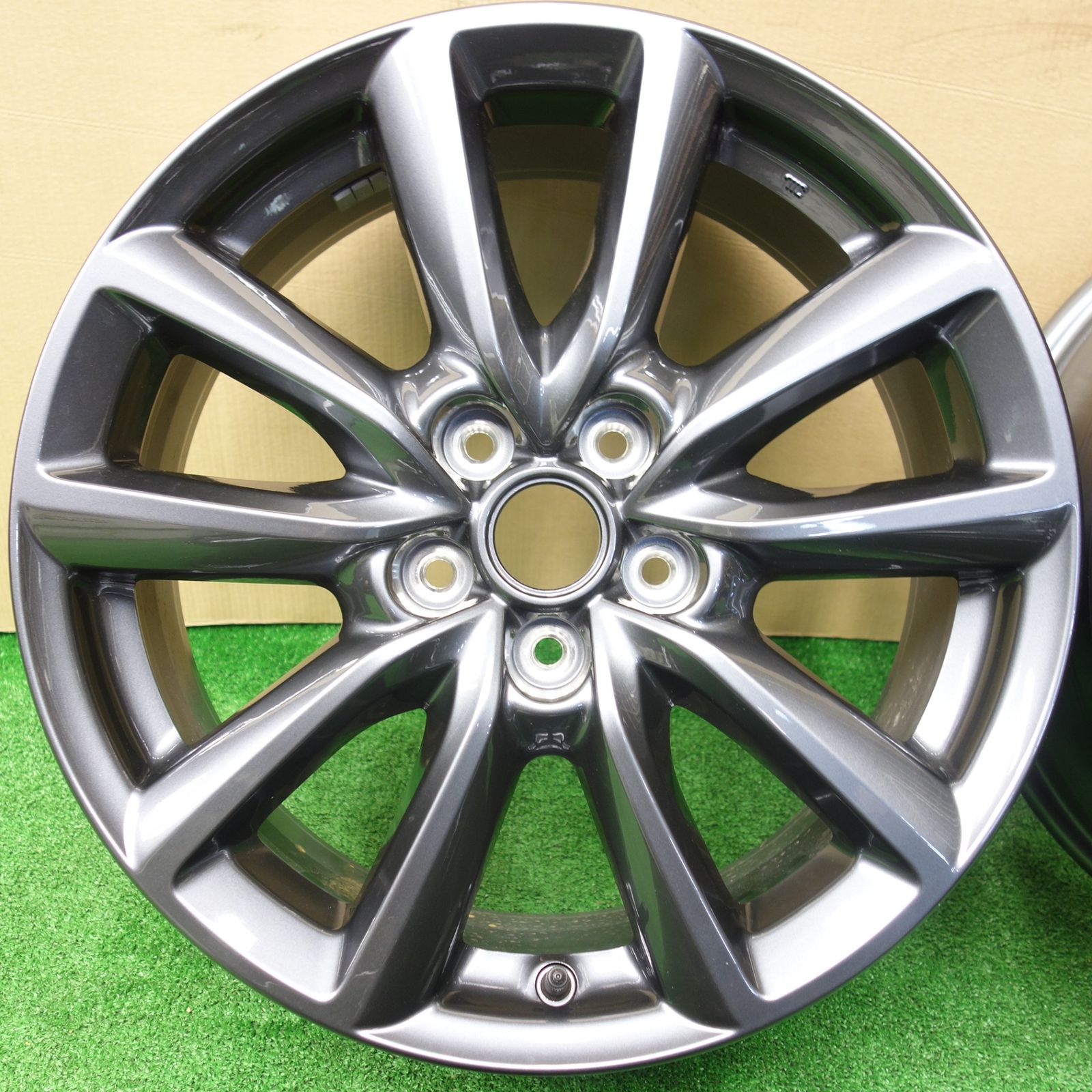 新車外し マツダ3 ファストバック ホイール 18インチ 18 7 J PCD 114 3 5 H ホ