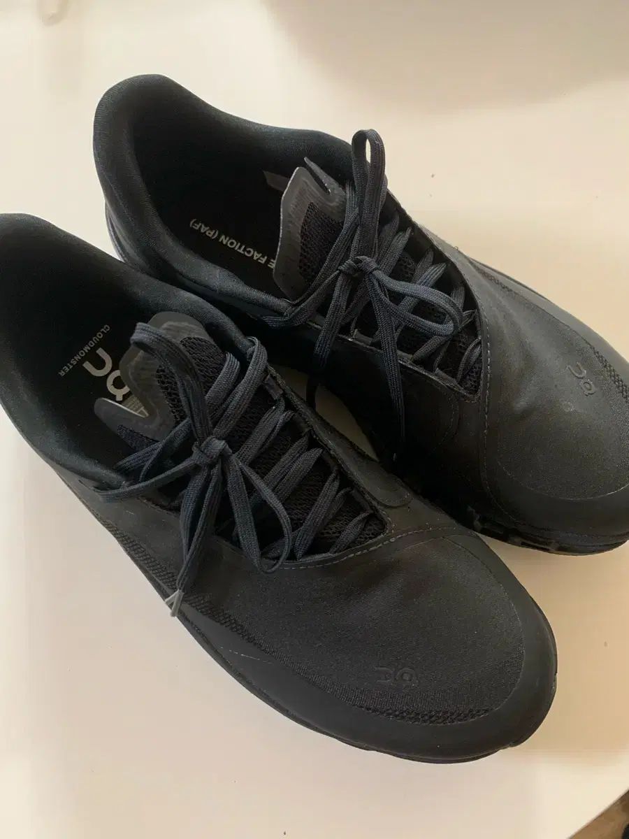 オンランニング x ポストアーカイブ픽션 PAFB クラウド MONSTER 275