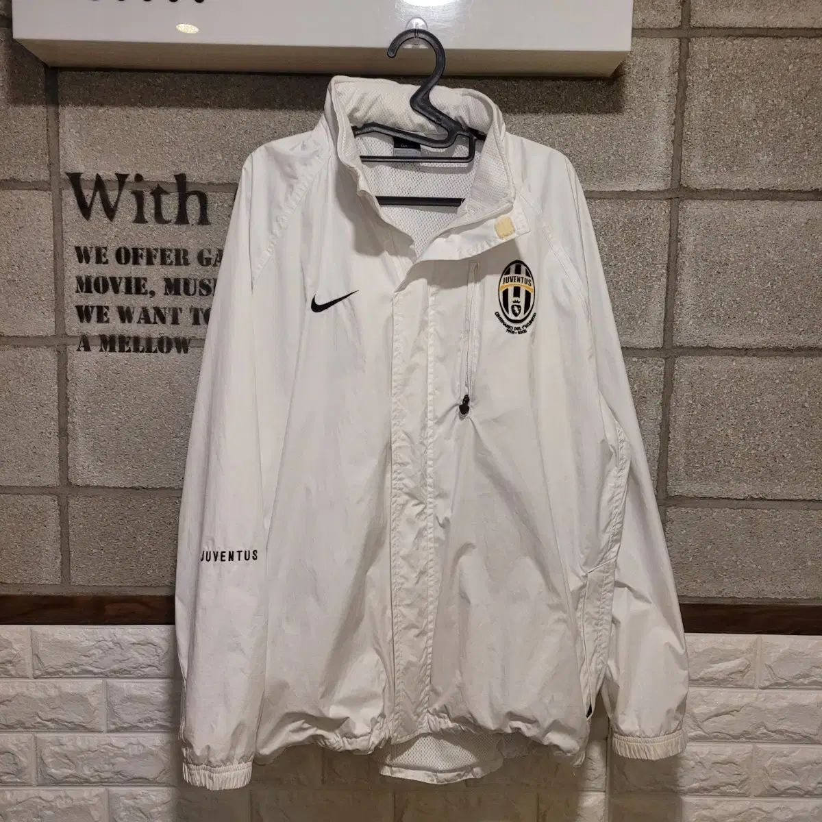 ナイキ 05 ユヴェントス ウィンドブレーカー セール中 L Nike ナイキ