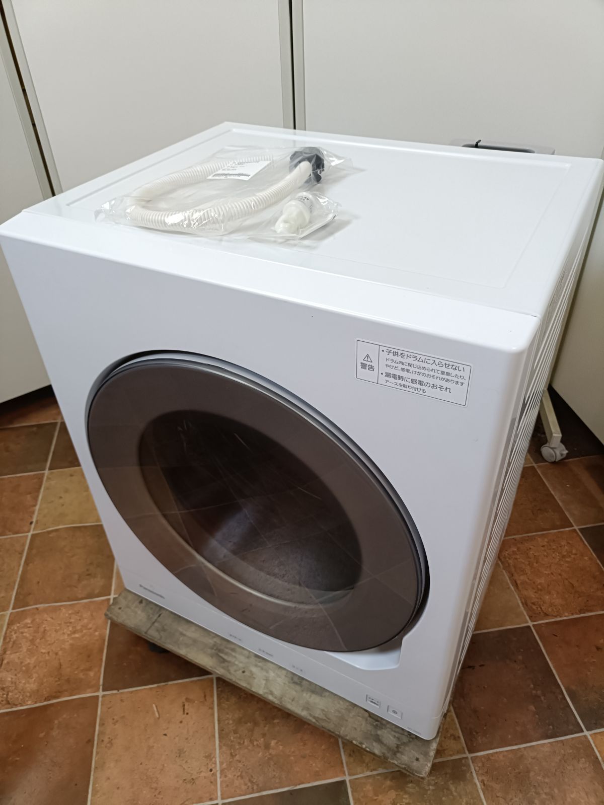 パナソニック Panasonic 衣類乾燥機 乾燥容量6 0 kg NH D 605 W ホワイト 製