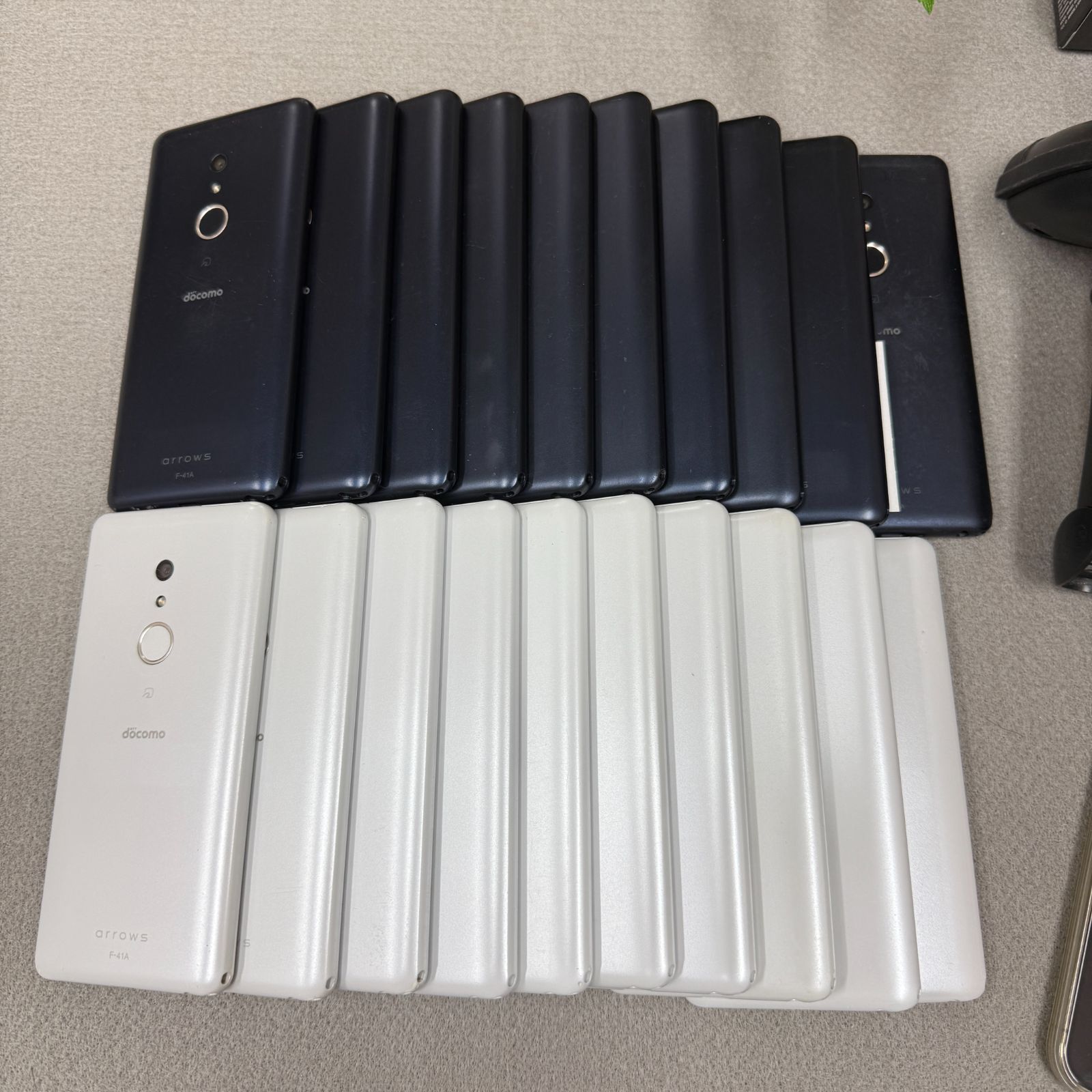 docomo arrows Be4 7台まとめ売り 50台セット Arrows Be4 F-41A ドコモ版 利用制限〇 送料無料 - メルカリ