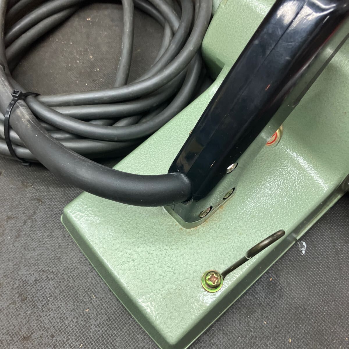  makita マキタ 136 mm電子カンナ 1804 C 動作良好 状態かなり良いです その他 切断工具 切断機