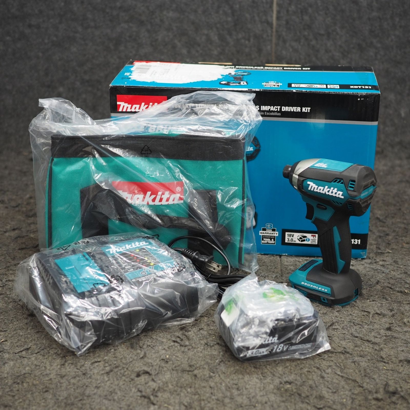 マキタ コードレスインパクトドライバー Makita XDT 131 18 V セット品 平行輸入品 バッグ 充電器 3 0 Ahバッテリー付