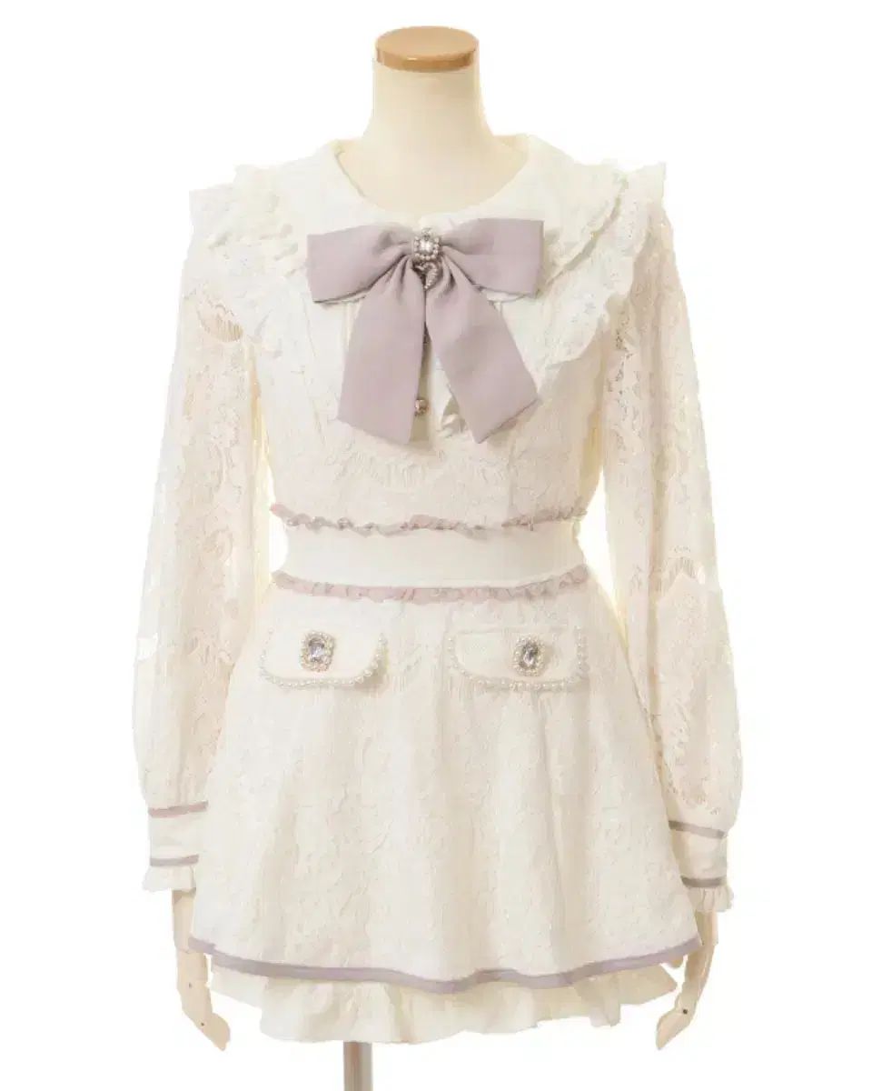 リズリサ レイ セットアップ 白 長袖