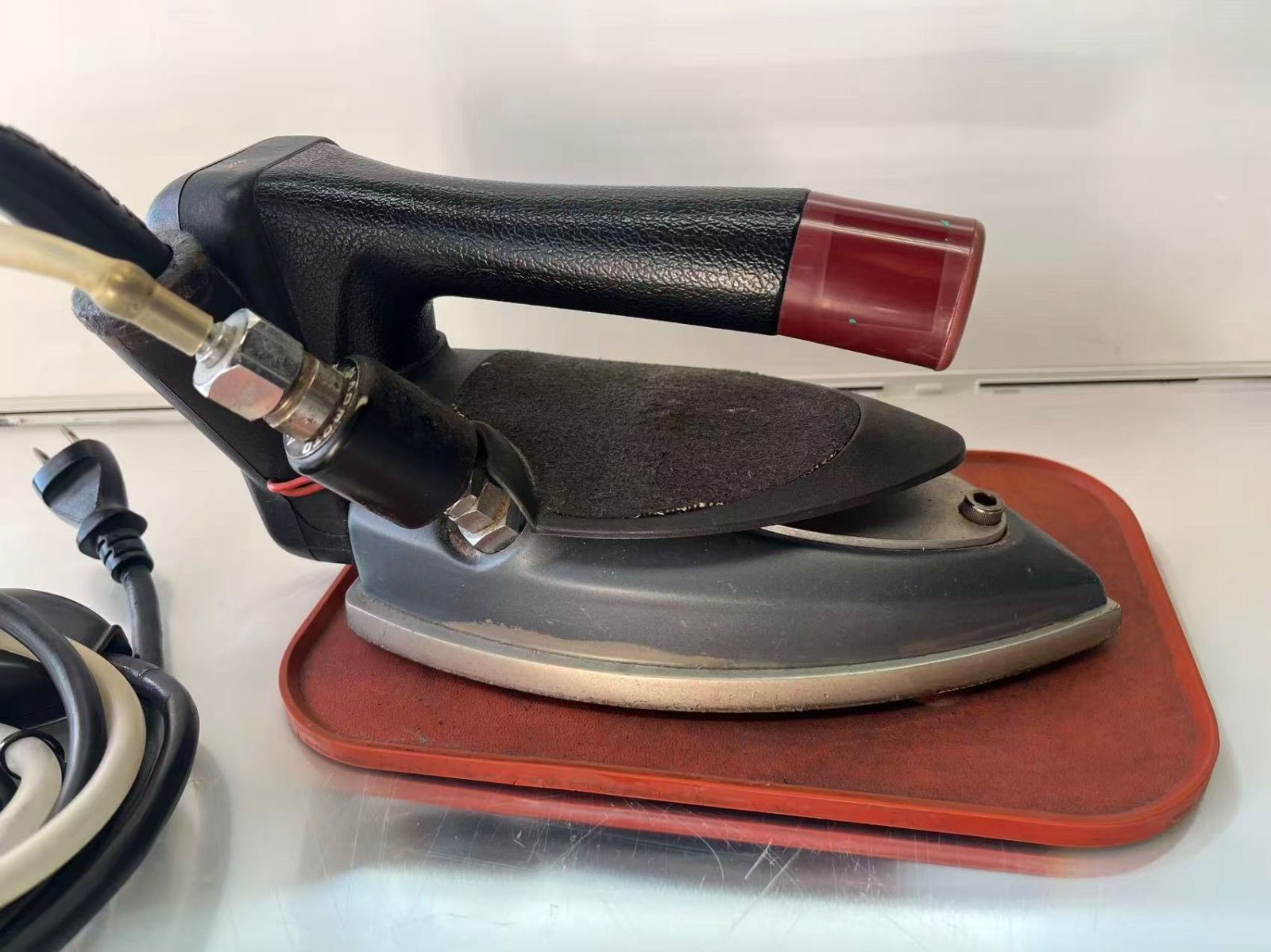 (動作品)ナオモト NAOMOTO アイロン 業務用滴下式ハイスチームアイロン 吊り下げ式