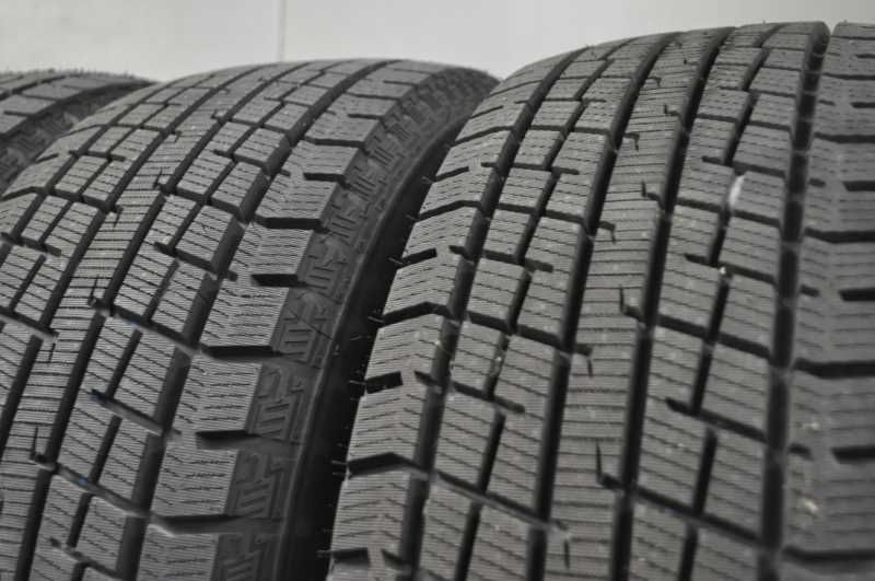 シボレー エクスプレス 社外 バリ山 2022年製 スタッドレスタイヤ 215