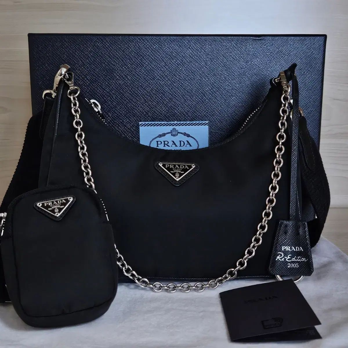 プラダ リーエディション 2005 テスート ホーボーバッグ ブラック