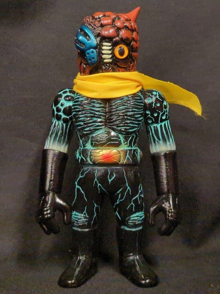 REALHEAD カオスマン1号 電光石火 黒成型/メタ赤/青/黒マフラー REALHEAD カオスマン1号 黒成型/ミントグリーン塗装/顔メタ赤青/金茶