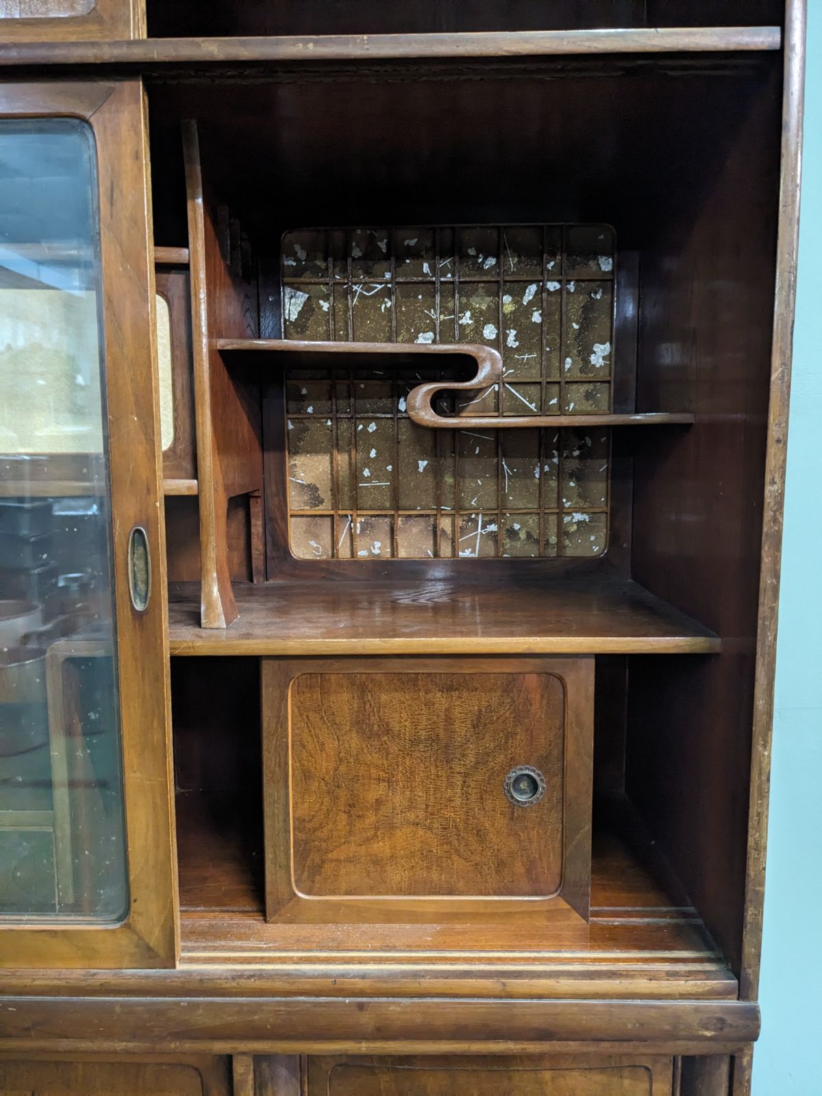 るりだ アンティーク　古い茶箪笥　レトロ　古家具　食器棚　飾り棚 楽天市場】和風 茶箪笥 レトロ 食器棚 収納棚 中古 タンス 茶棚 たんす