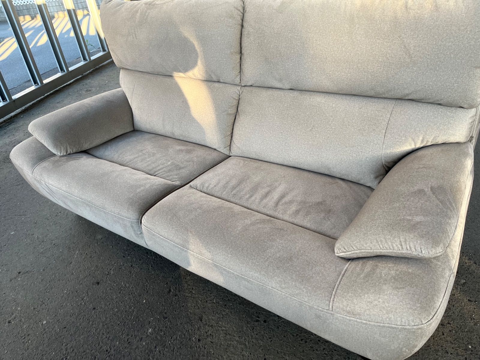 引取 レイコージャパン製 3人掛けソファ SHEER 8279 FAB 撥水生地