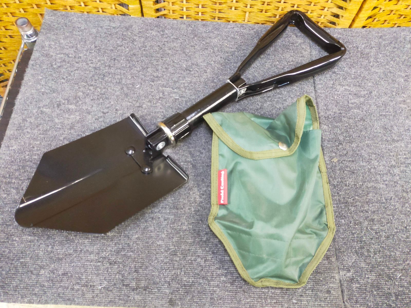 美品】折りたたみスコップ Field Casting Power Scoop - メルカリ