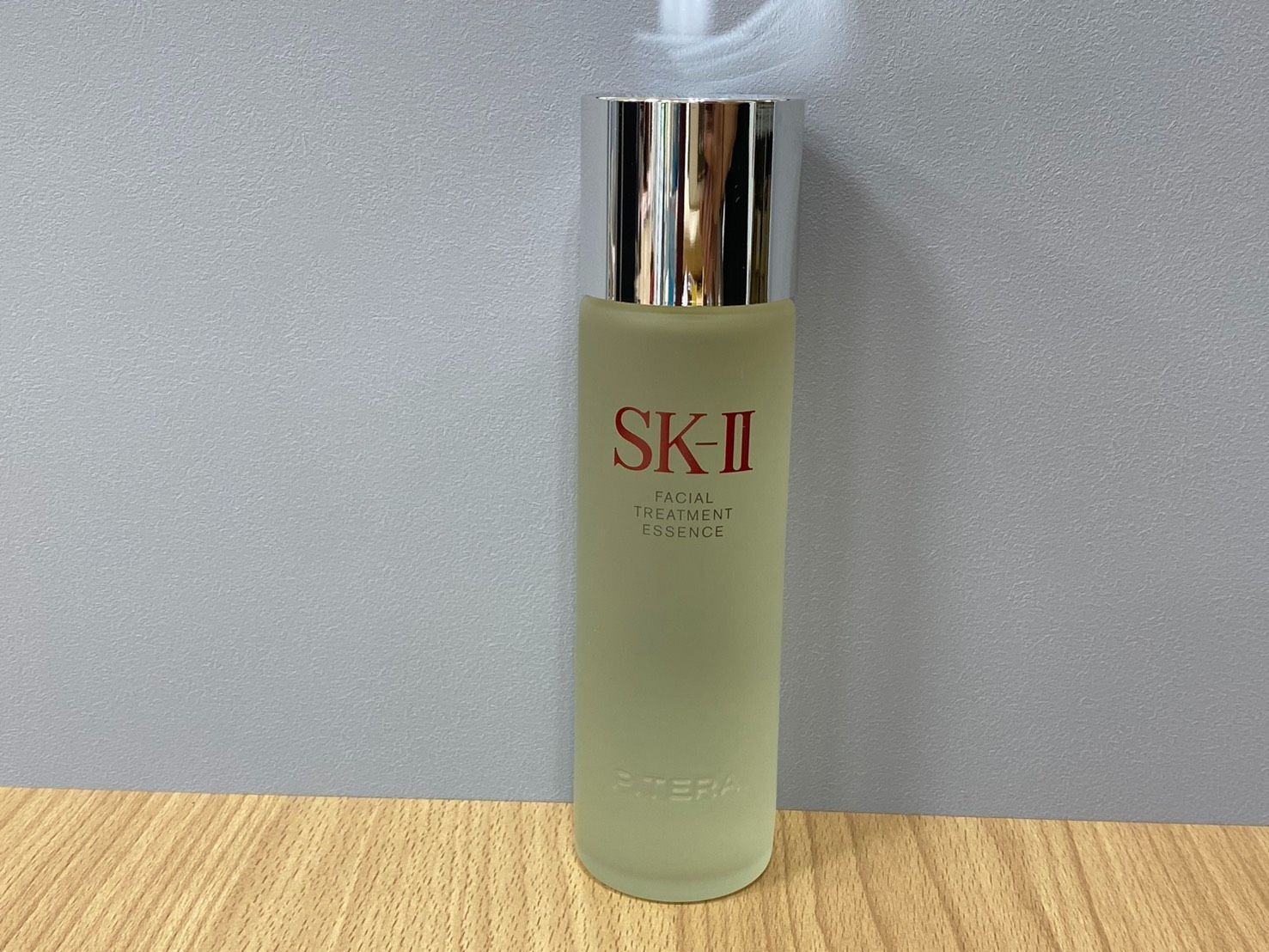 <新品> LOUVREDO Re-viii エッセンス 48ml LOUVREDO Re-viii / ECエッセンスの公式商品情報｜美容・化粧品情報は