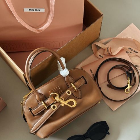 Miu Miu ミュウミュウ アルカディ ゴールド金具 ハンドバッグ