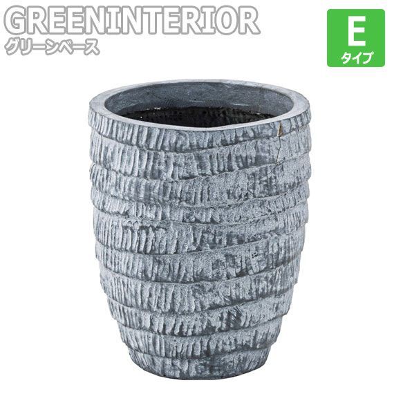 おとぎの国にあるような時計のオブジェ