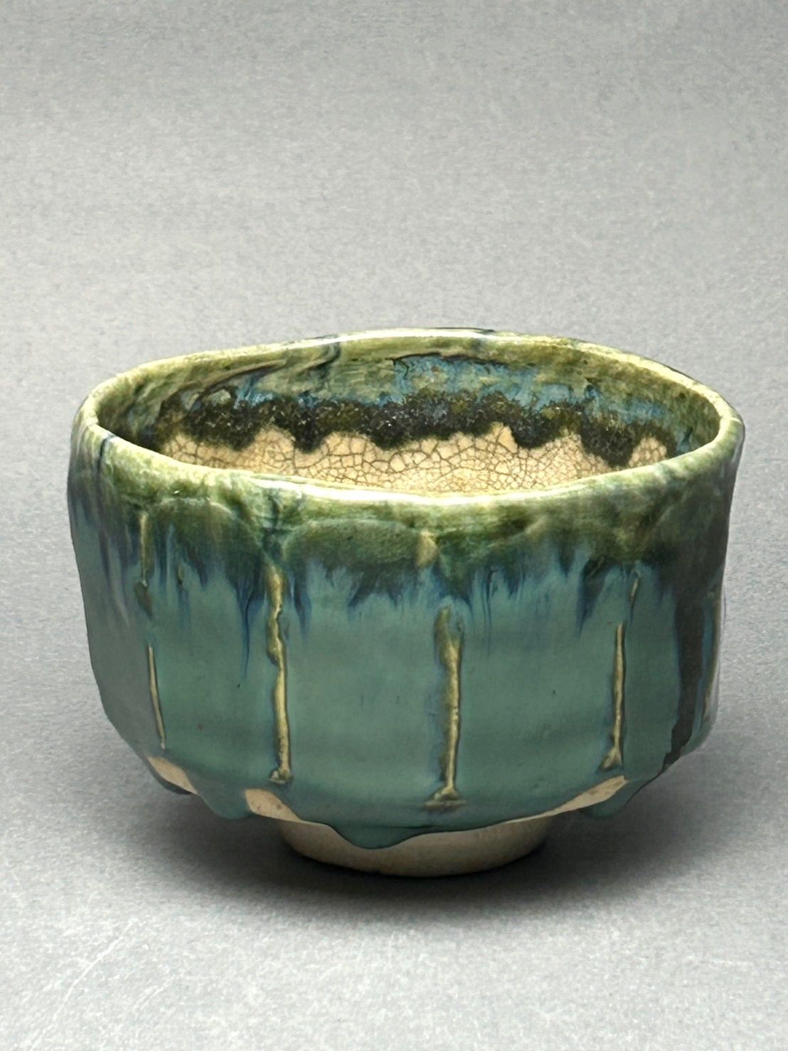 幽玄】琉球焼(壺屋焼) 小橋川仁王 釉垂茶碗 茶道具 抹茶碗 煎茶碗 筒