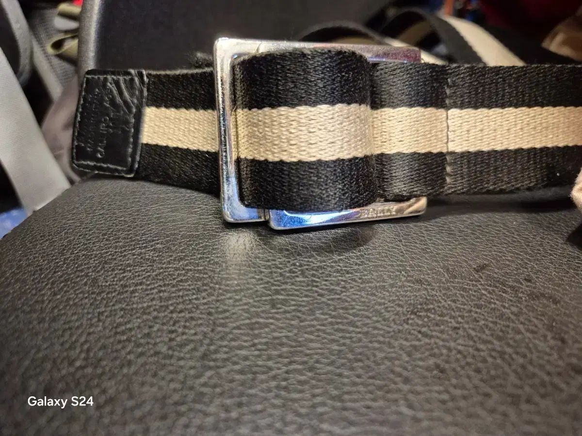 バリー 3本線ベルト 出品
