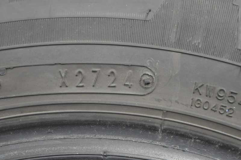 スタッドレスタイヤ 145