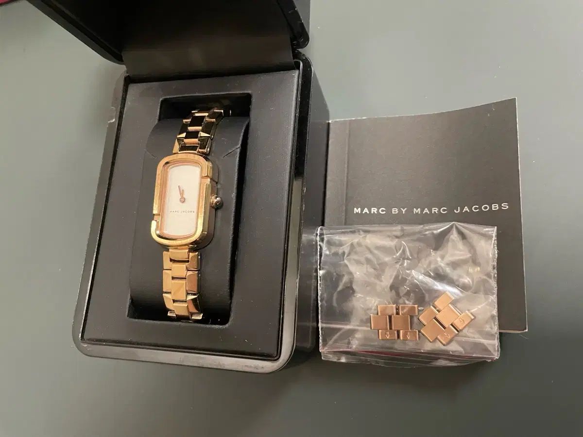 MARCJACOBS マークジェイコブス レディース ローズゴールド 時計