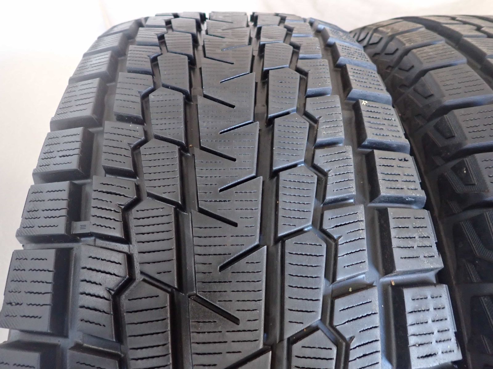 冬4本 会社宛 265 70 R 17 115 Q ヨコハマ アイスガード G 075 FJクルーザー ランドクルーザープラド ハイラックス NO W 1831