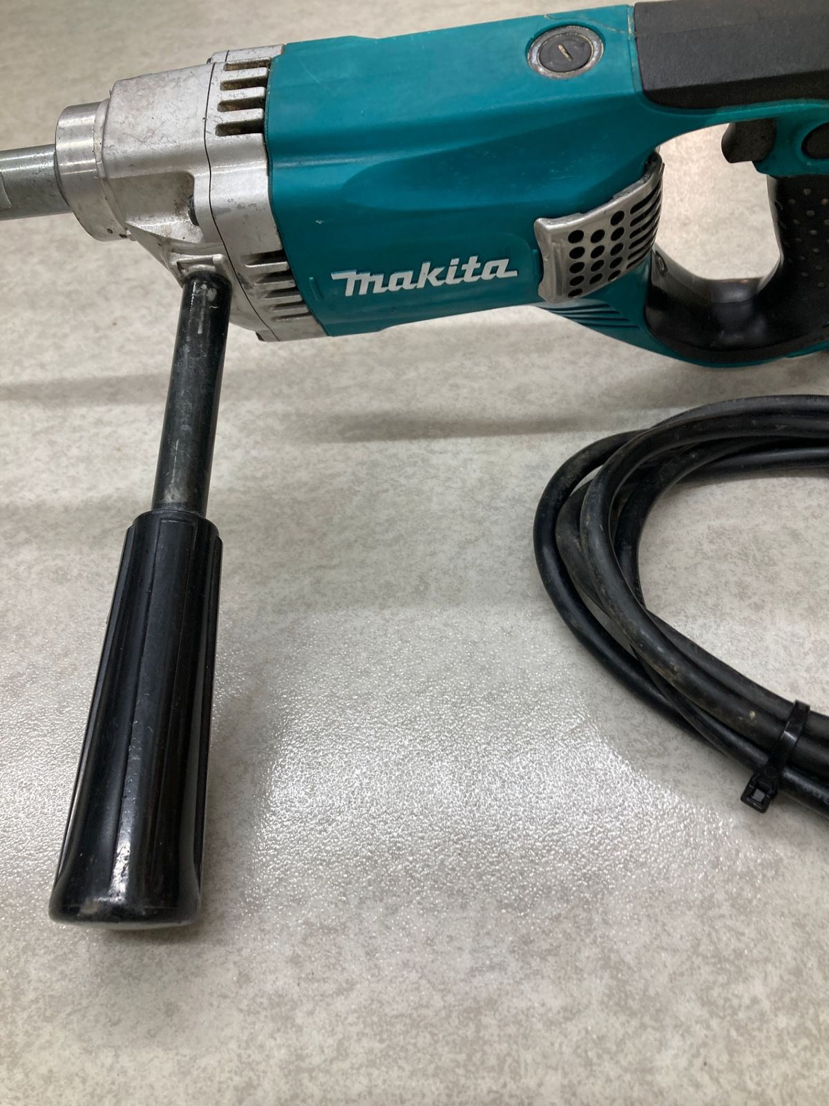 品 0921 makita マキタ 165㎜カクハン機 100 v UT 1305