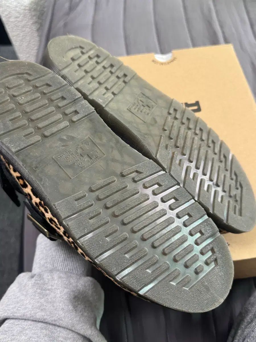 DR. MARTENS 節約 ドクターマーチン ジョージ 2 ミュール ヒョウ柄