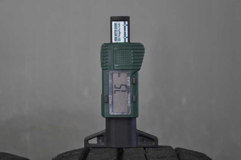 破損無 8分山 9分山 スタッドレスタイヤ 155 65 R 13 製 BLIZZAK VRX 2 s 022055 G