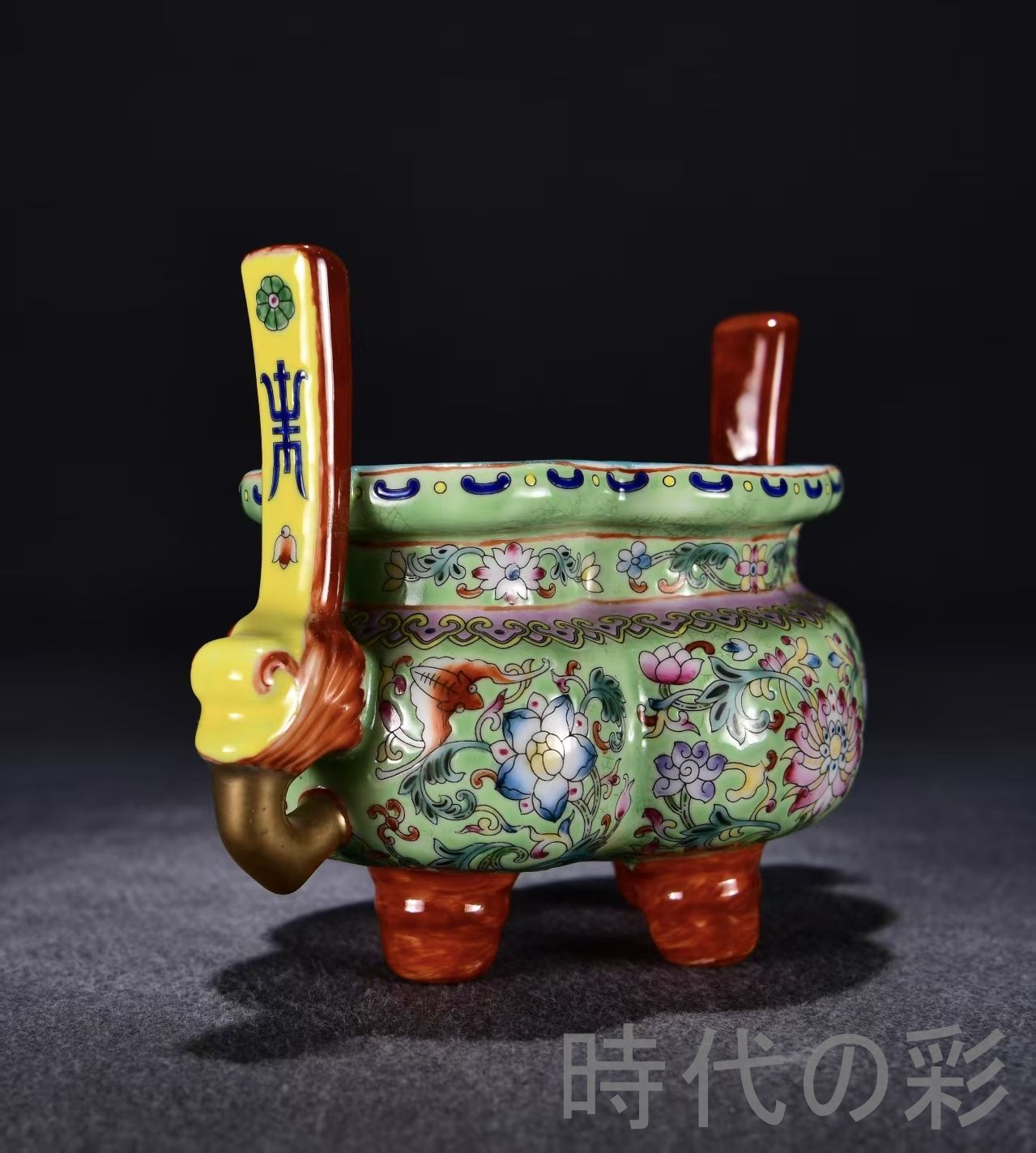  中国古美術 旧蔵 大清雍正紋 粉彩纏枝花卉紋香炉 唐物 古陶磁器 中国古玩 骨董品 古賞物 時代物 祭壇花 造花 仏事用香炉 仏壇 仏具