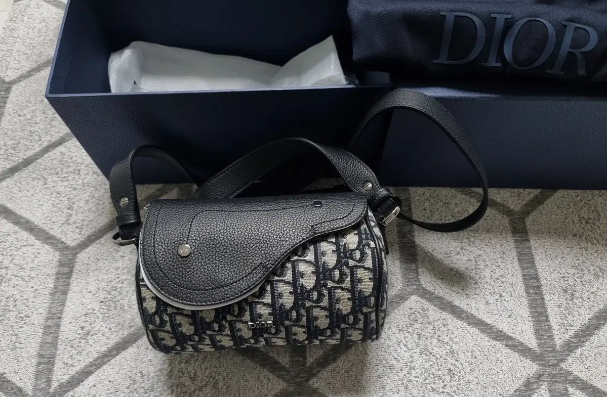 新品級 百貨店購入限定 Dior サドルバッグ ローラーバッグ ミニ クロス