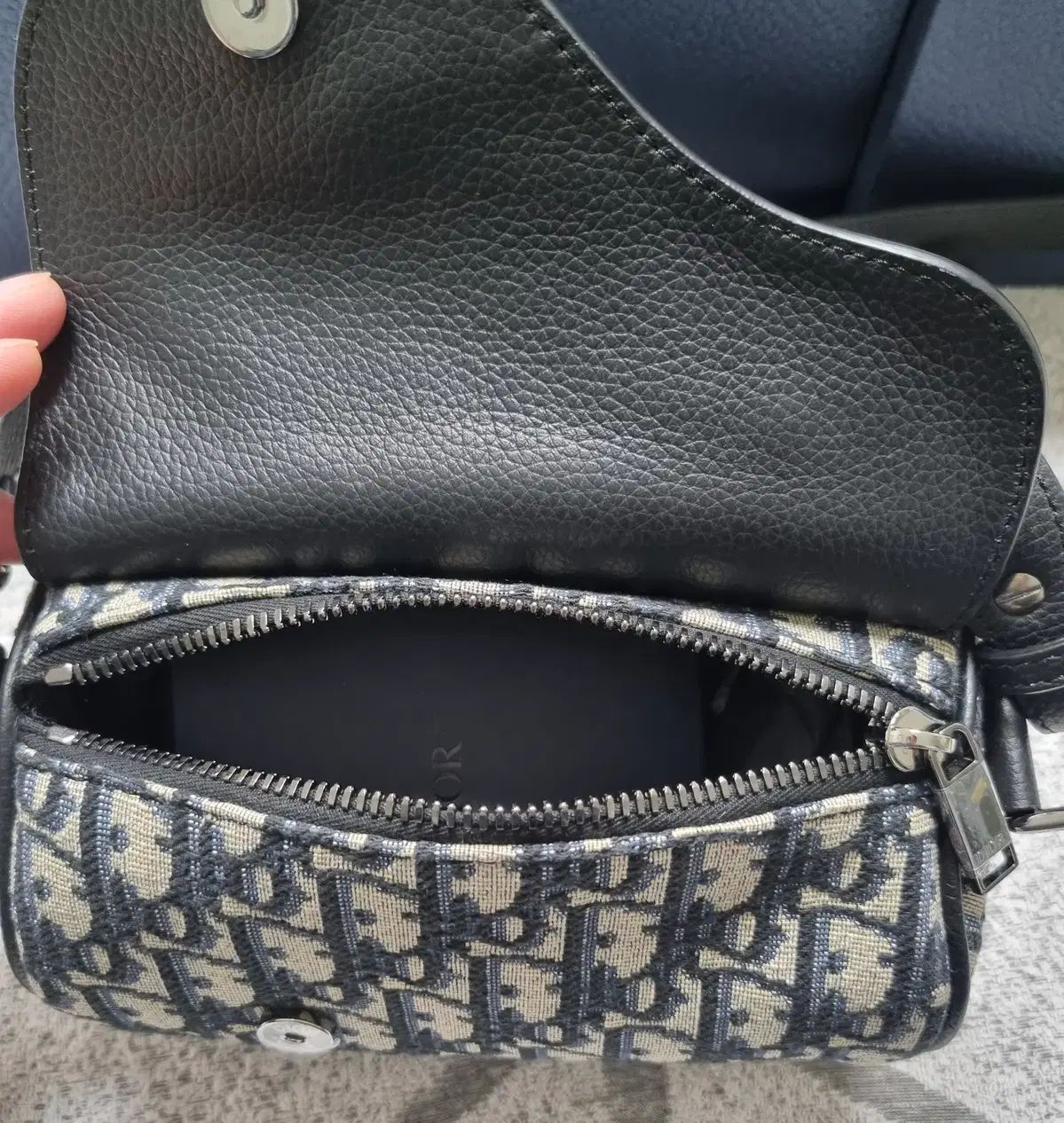 新品級 百貨店購入限定 Dior サドルバッグ ローラーバッグ ミニ クロス 新品級 百貨店購入限定 Dior サドルバッグ ローラーバッグ ミニ クロス