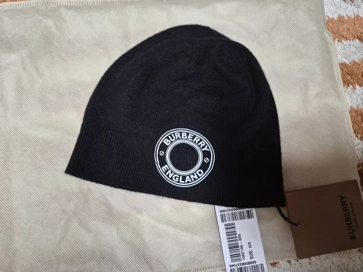 バーバリー カシミア ビーニー サークル ロゴ 8045083