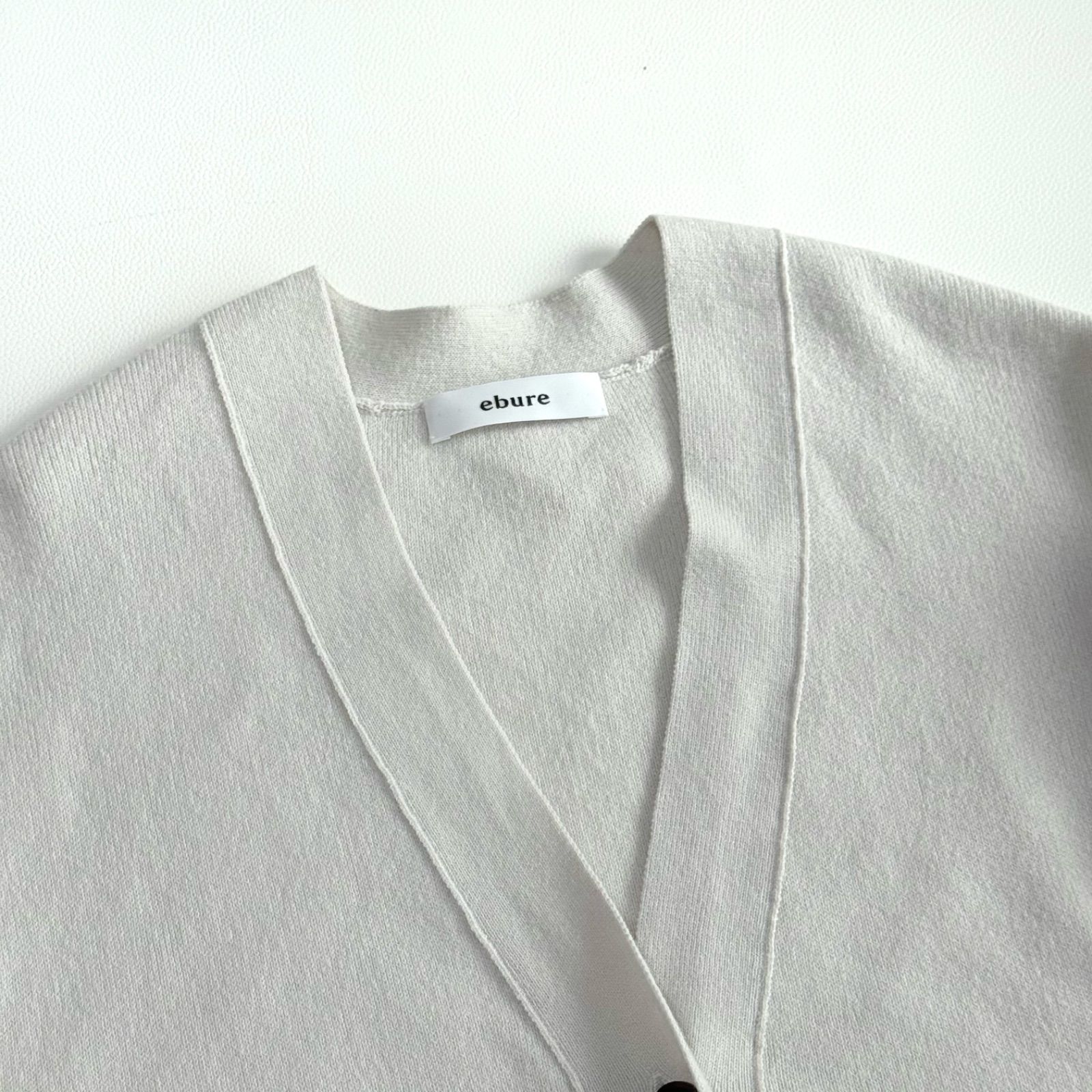 ebure エブール ウール100% Vネック カーディガン グレージュ ニット