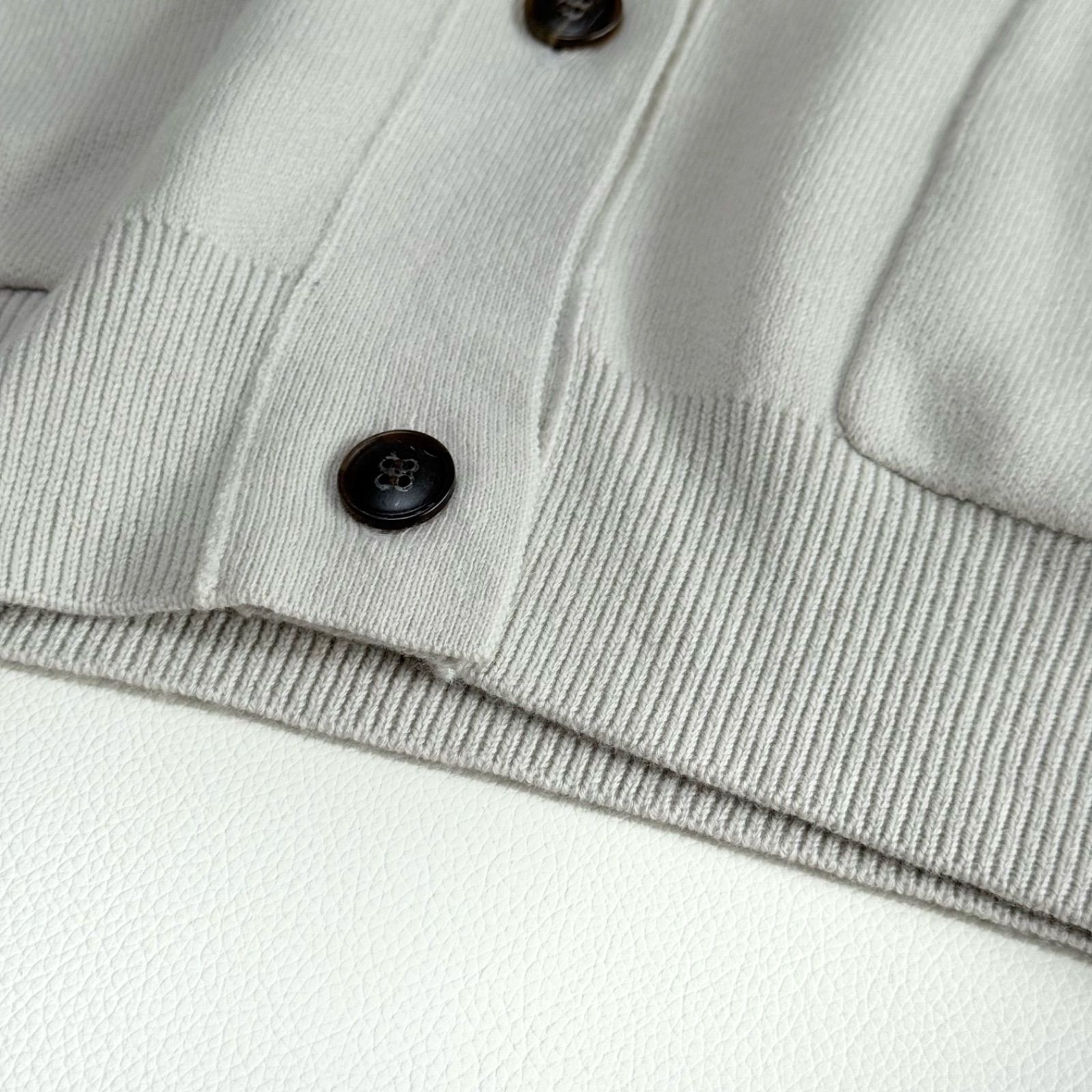 ebure エブール ウール100% Vネック カーディガン グレージュ ニット