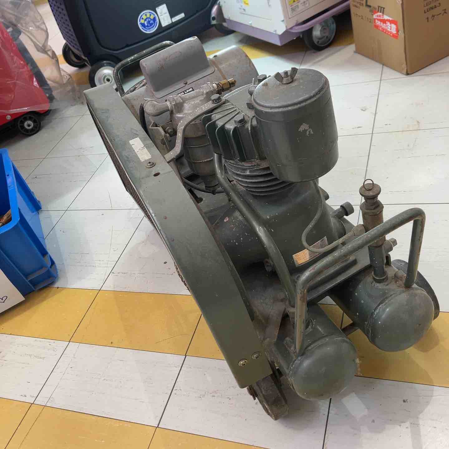 送料含む！【中古品】◇ Iwata エアコンプレッサー アンローダー式 