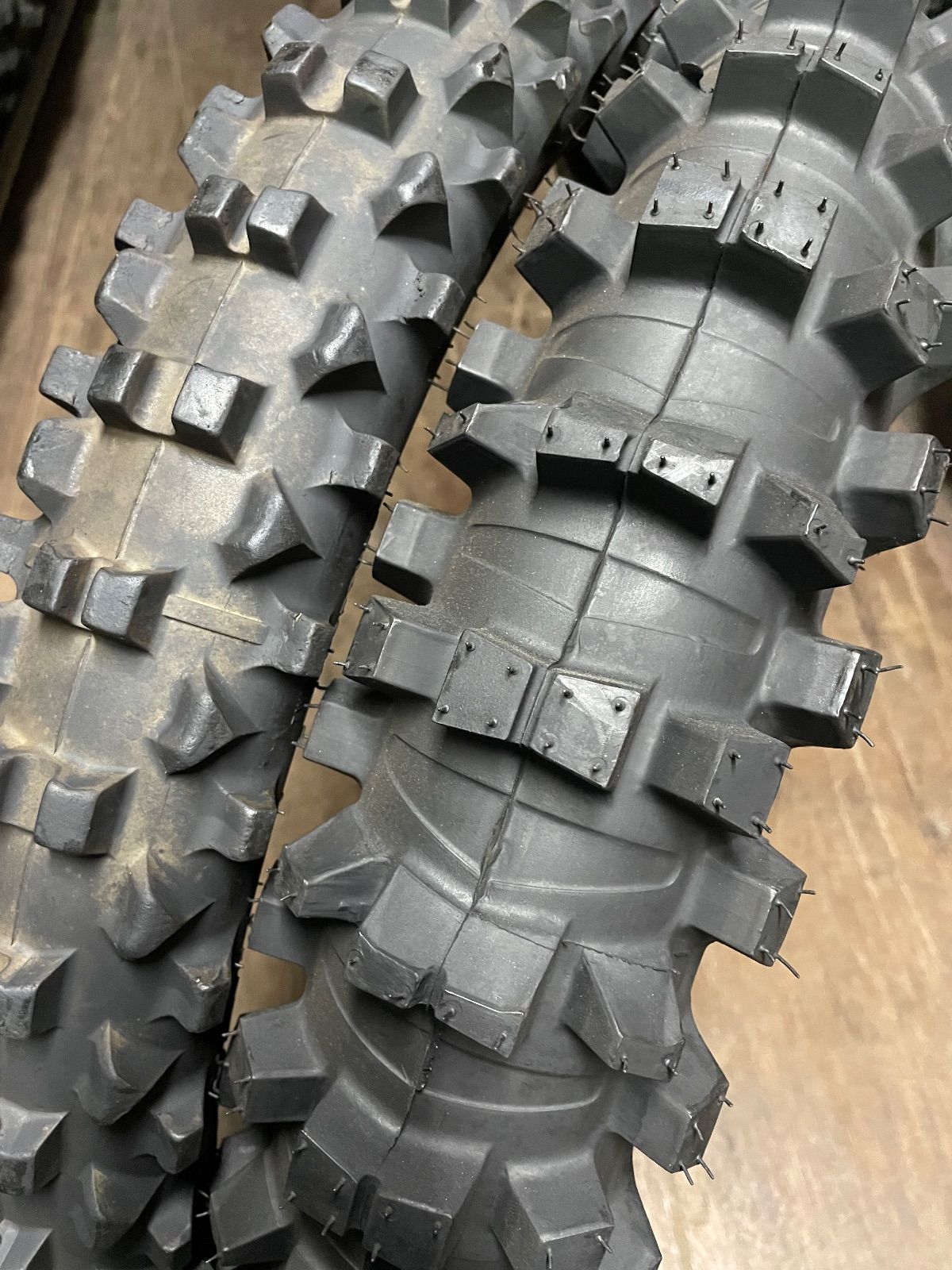 ピレリ MX32 80100-21 スコーピオンMX 110/90-19 2本セット！ mo63