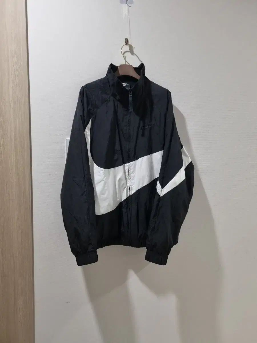 ナイキ ビックスウォッシュ ウーブン ジャケット ブラック 白