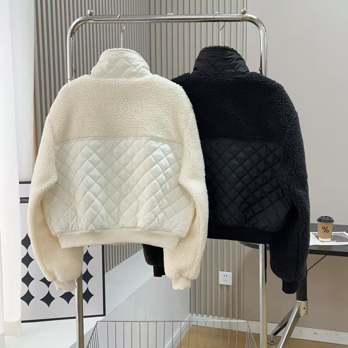 ALO YOGA 新作 ホワイト/ブラック アウタージャケット S M Lサイズ