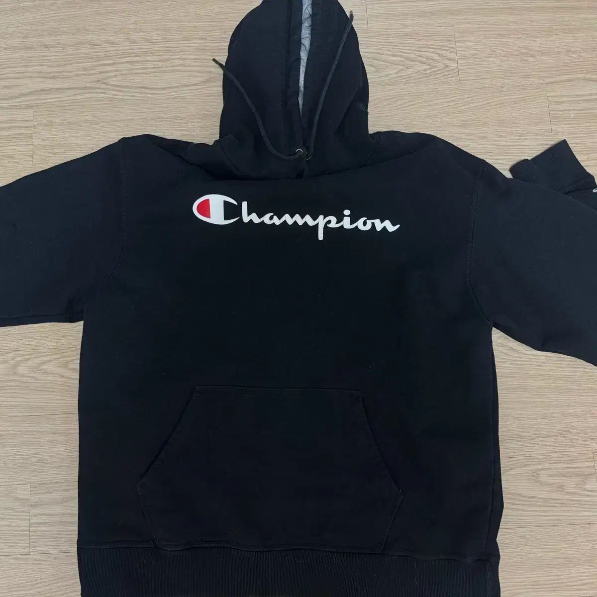 チャンピオン ブラック ロゴ フーディーTシャツ