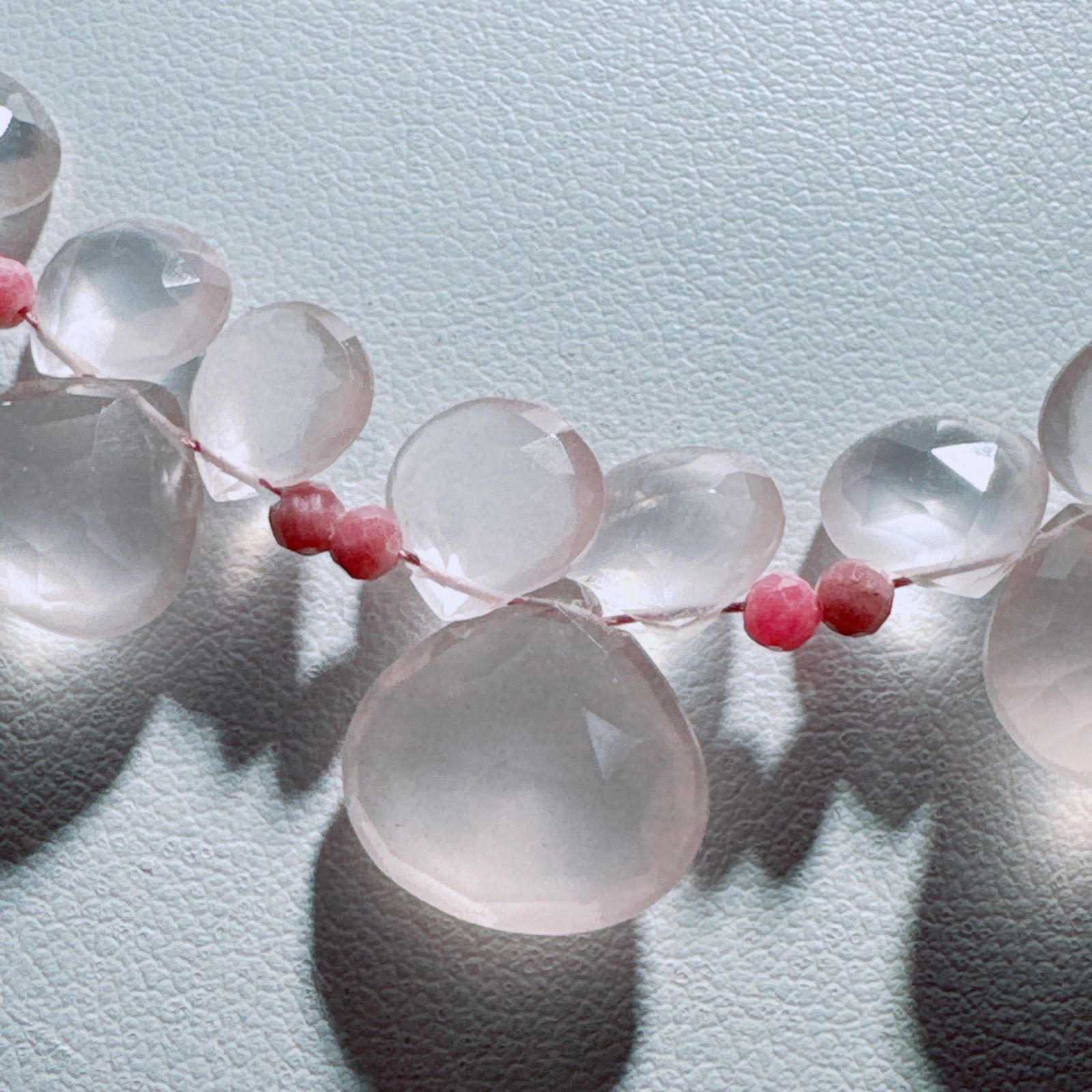 ローズクォーツマロンカットロードナイトネックレスNO25-2465 ローズクォーツマロンカットロードナイトネックレスNO25-2465 オンライン