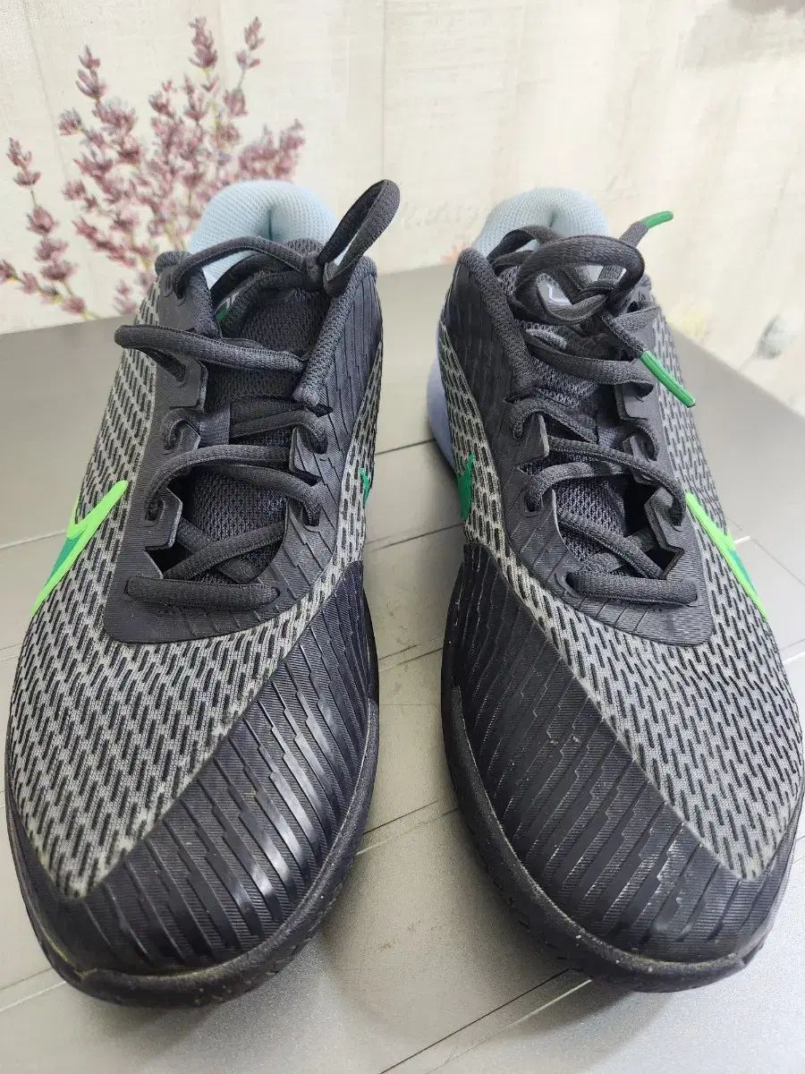 ナイキ スニーカー ブラック グレー テニスシューズ 275