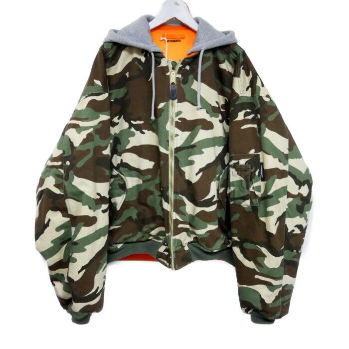新品 VETEMENTS × ALPHA CAMO Bomber JKT VETEMENTS×ALPHA ヴェトモン 22AW HOODED CAMO BOMBER JACKET
