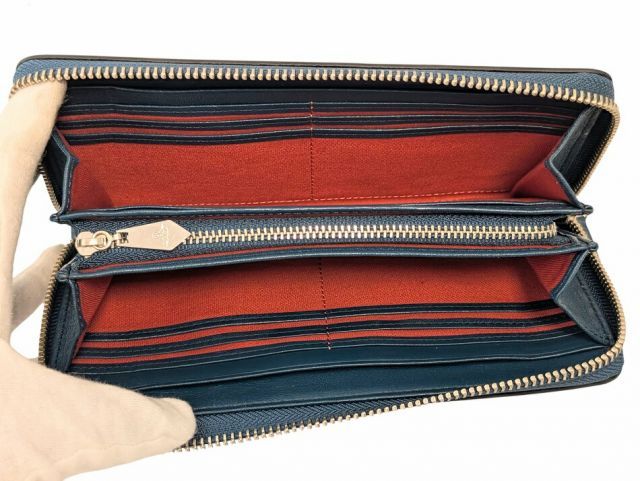 未使用 ヴィヴィアンウエストウッド 長財布 ラウンドファスナー ジップ
