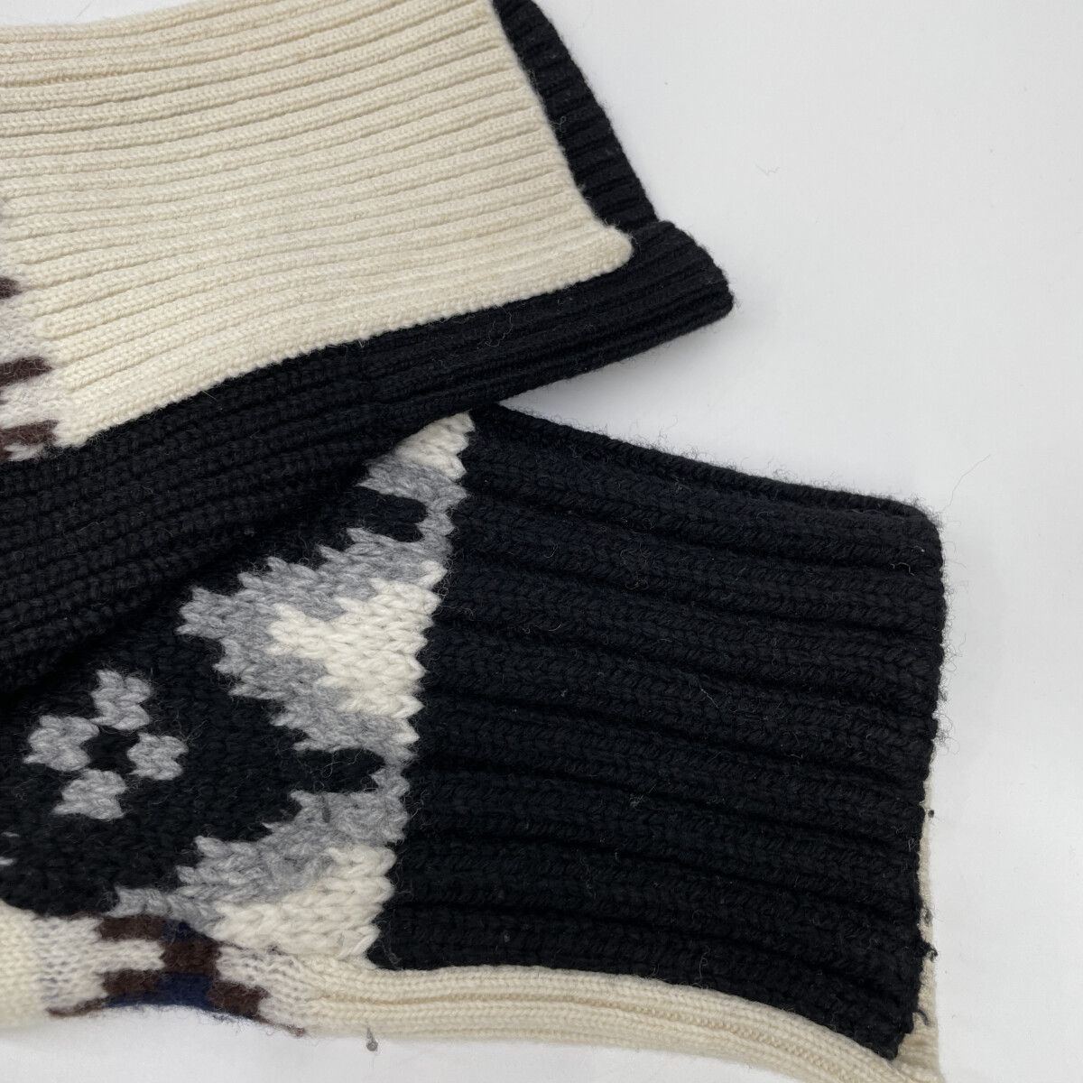 sacai サカイ 21-02776M ﾌﾞﾗｯｸ×ﾎﾜｲﾄ ﾗｲﾀﾞｰｽ ｼﾞｯﾌﾟ ﾆｯﾄ 1 - メルカリ