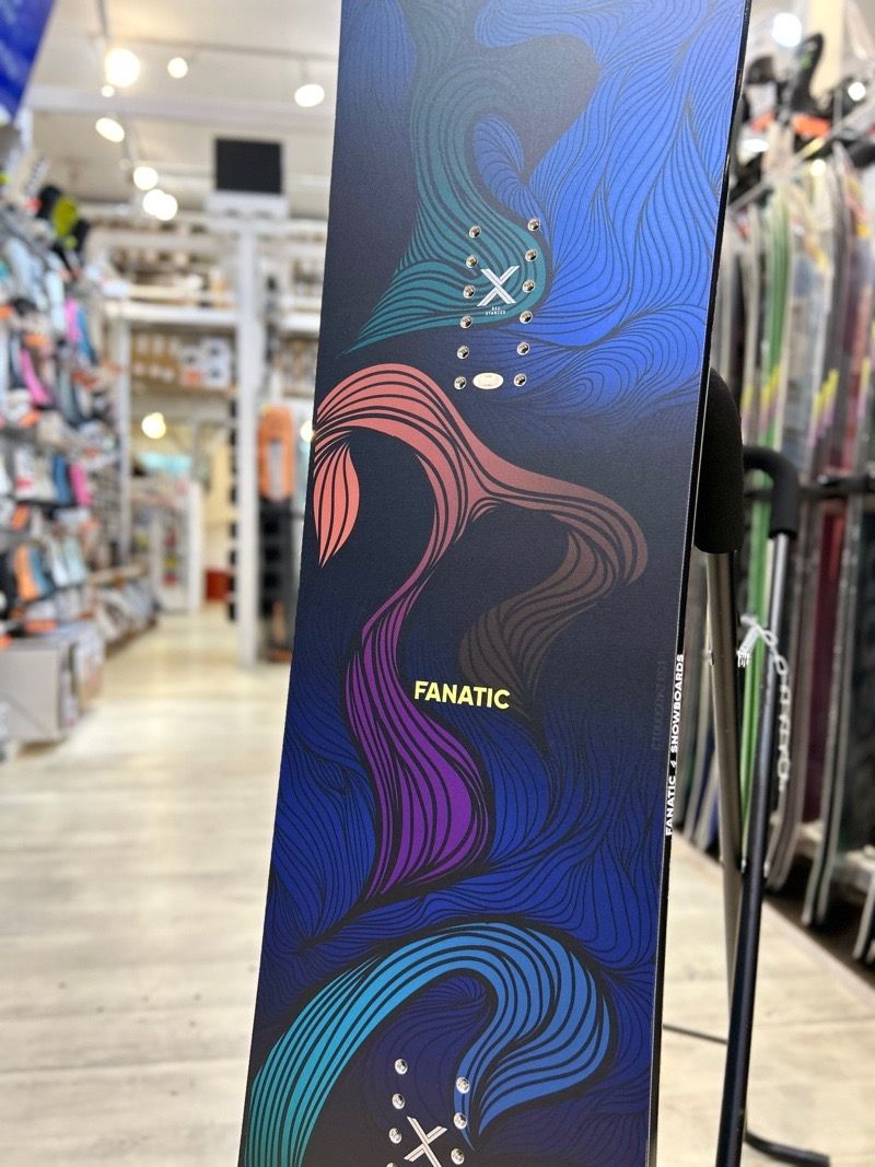 即納】メンズ スノーボード 板 型落ち 旧モデル 153cm FANATIC FTC