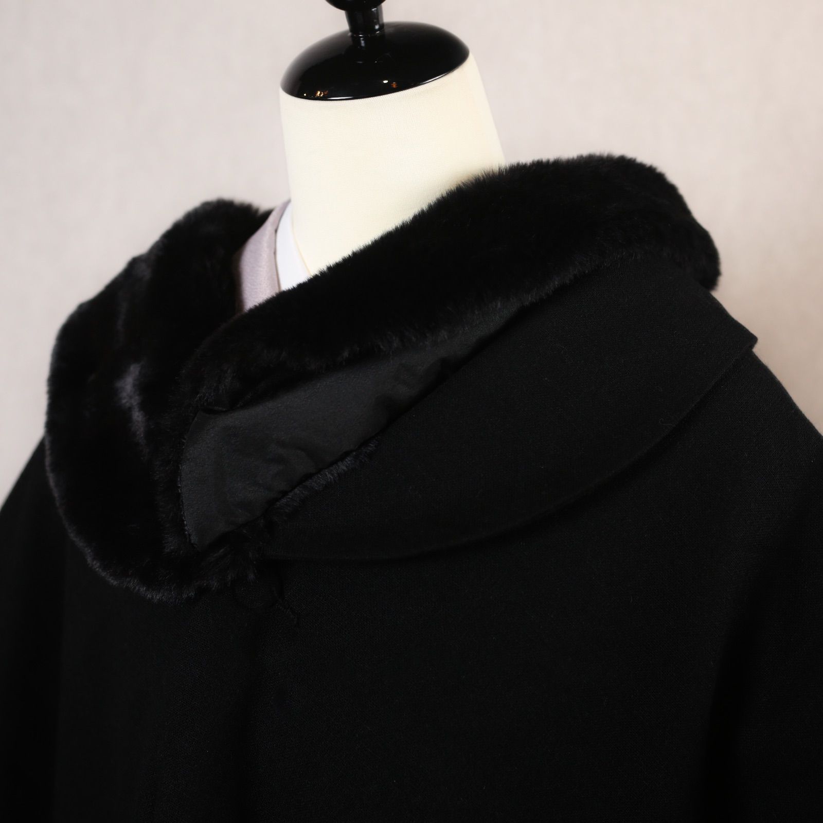 新品・未使用 ケープ コート JAPAN MODE【ブラック】ファー ポンチョ