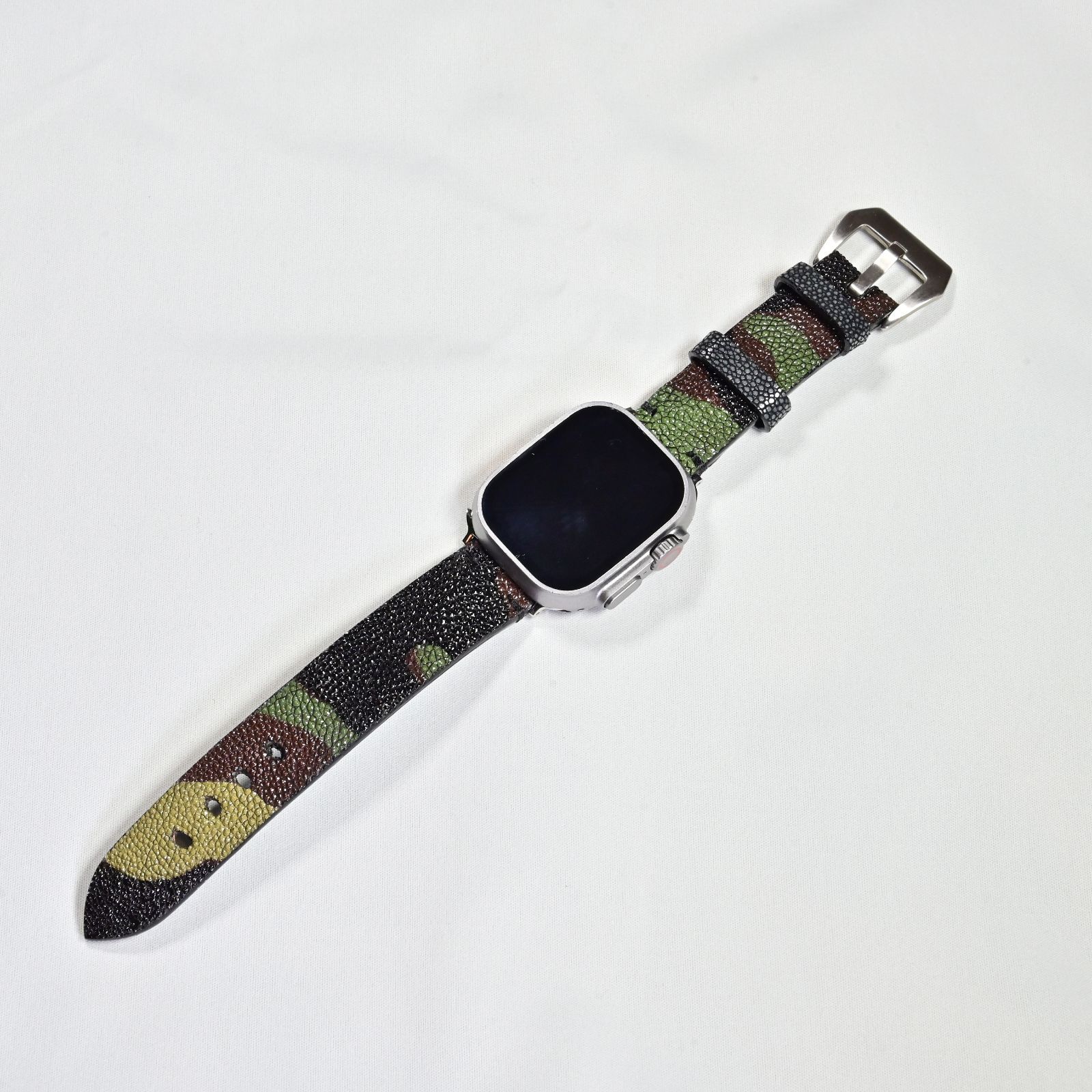 野性と洗練を纏う 迷彩ガルーシャの存在感 海の宝石が映すApple Watchラグジュアリーバンド