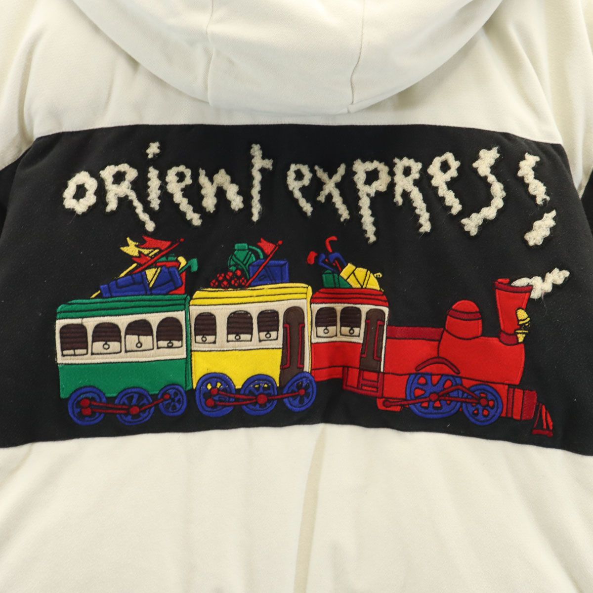 Castelbajac sport カステルバジャックスポーツ バック刺繍 ダウン 