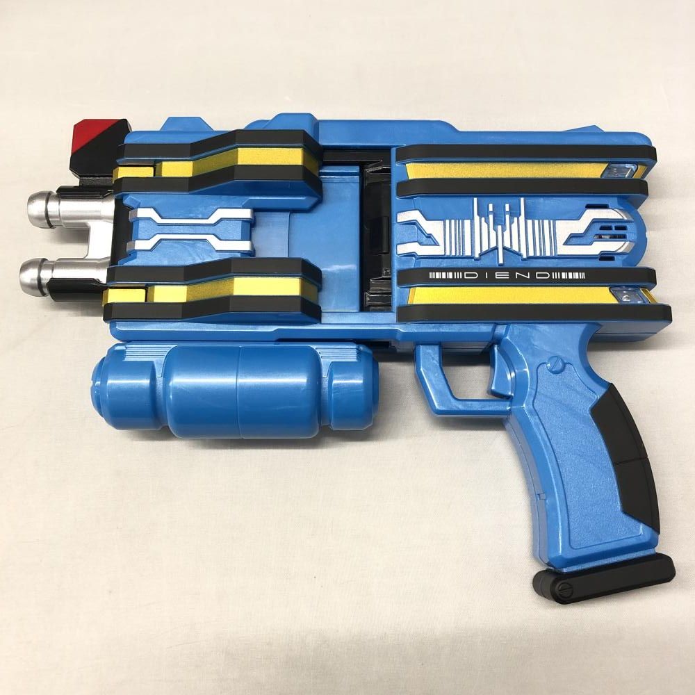 中古】バンダイ 変身ベルト DXネオディケイドライバー 仮面ライダー