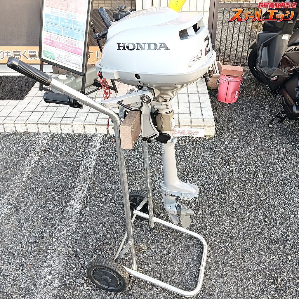 店頭受取のみ ホンダ 2馬力船外機 BZBF BF 2 1 47 KW PS 6000 RPM H 25年 製造 架台付き HONDA K_300 e 08358