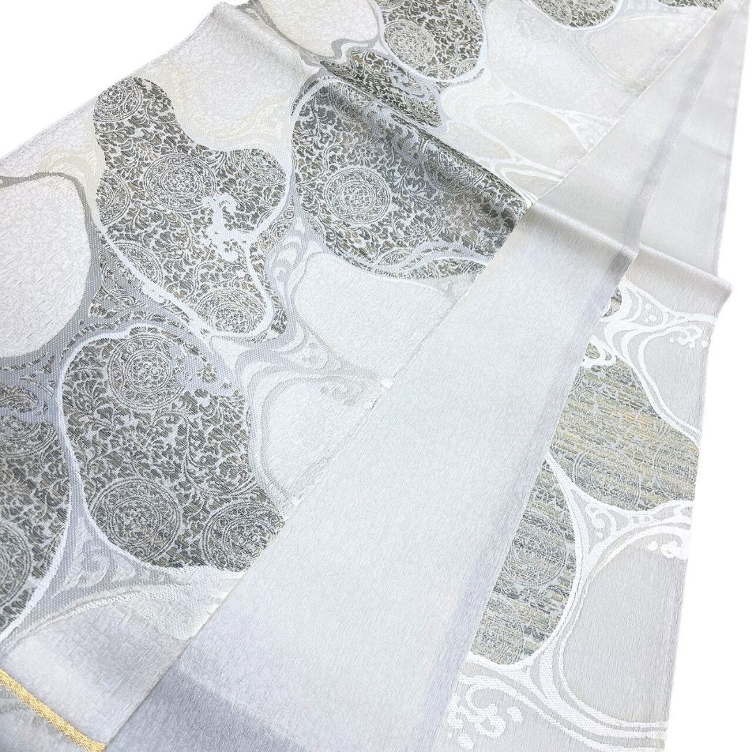 E 花菱模様 銀糸 淡色 パステル 白 華文 全通 正絹 フォーマルな袋帯 32 袋帯 流線 華紋 花模様 銀糸 着物 121b p ms - メルカリ